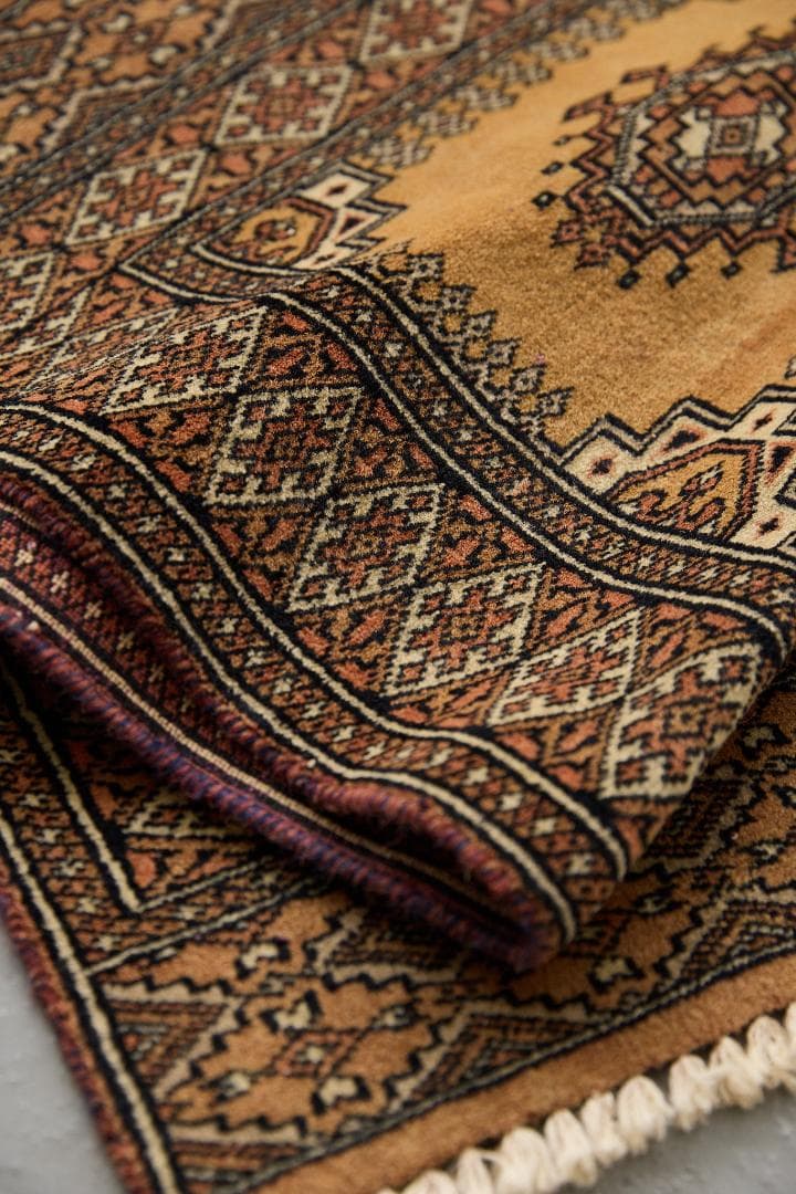 ヴィンテージラグ　トライバルラグ　パキスタン産（93×60cm）アース　黃　茶