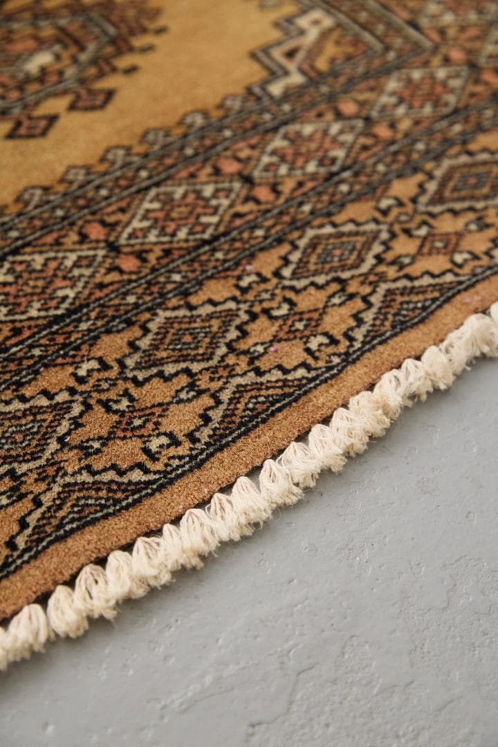 ヴィンテージラグ　トライバルラグ　パキスタン産（93×60cm）アース　黃　茶