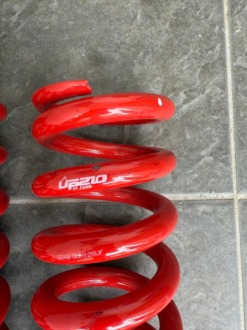 ハイラックスGUN125 GRS用タナベリフトアップスプリング