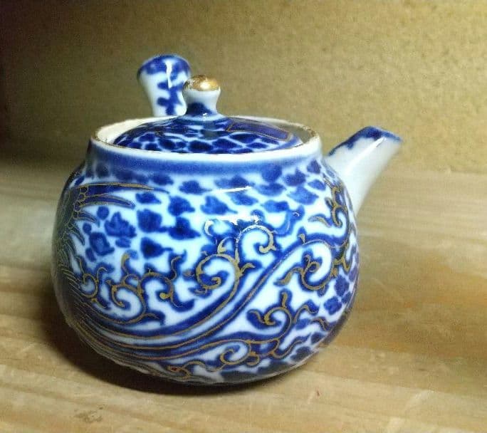 骨董　小さな急須　金の線描き鳳凰 アートな絵柄　蓋が可愛い！