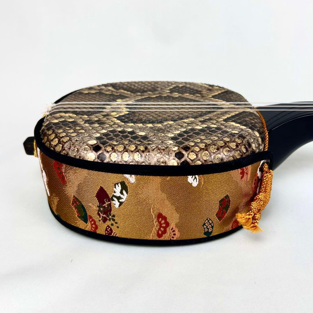 【美品】沖縄 三線 本革 蛇革 ハードケース付 付属品多数 初心者入門