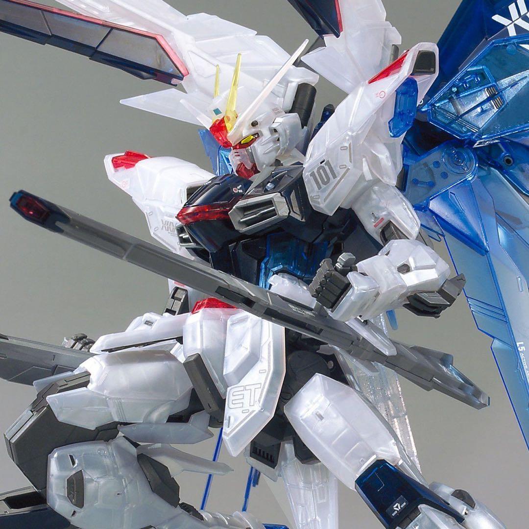 MG ガンダムベース限定 フリーダムガンダム Ver.2.0 [クリアカラー]