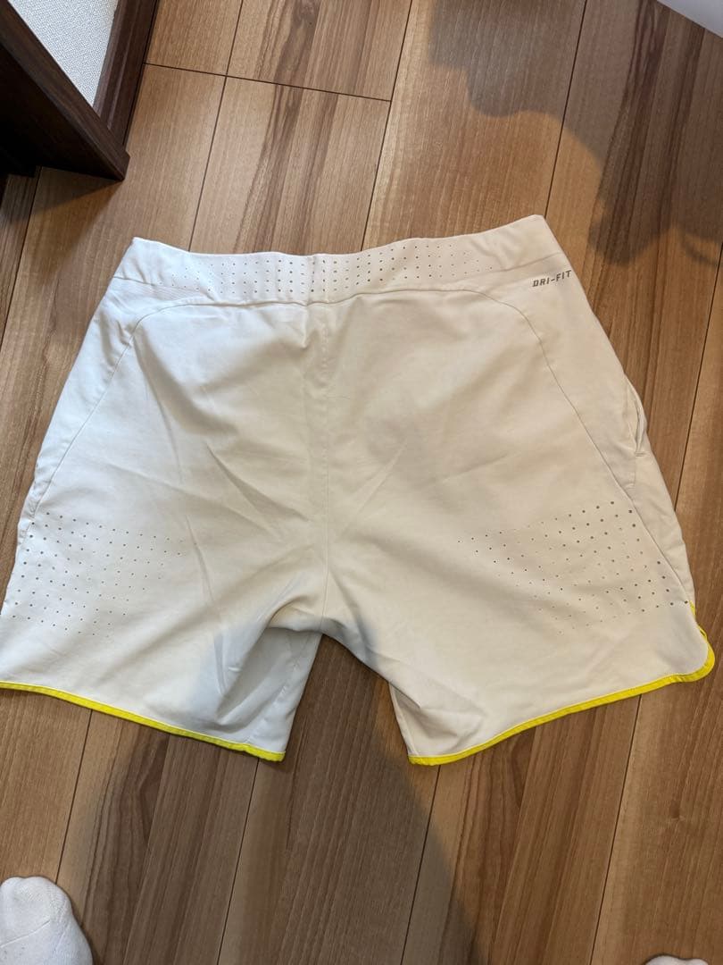 Nike ホワイトショートパンツ　フェデラー　ナダル　サイズM