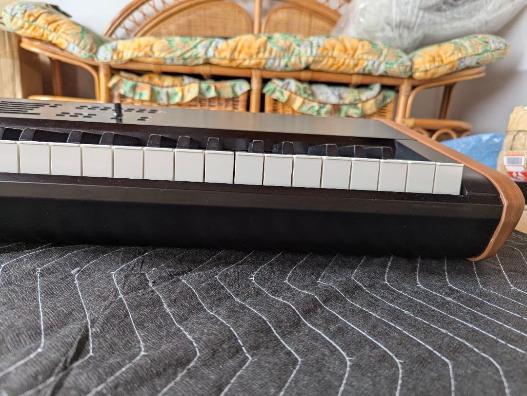 お買い得 美品 KORG KRONOS2-88 シンセサイザ