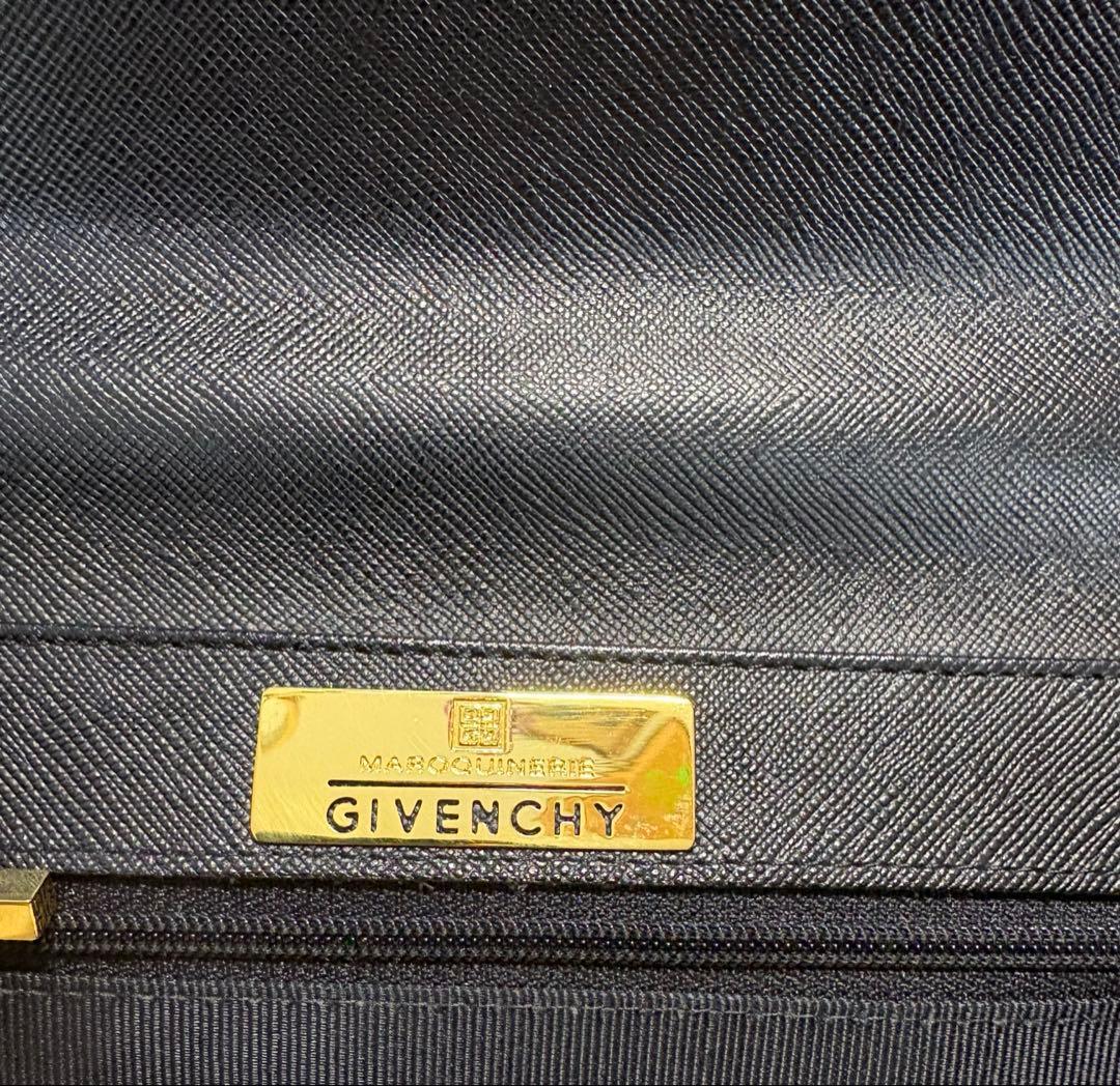 GIVENCHY 黒 レザーハンドバッグ