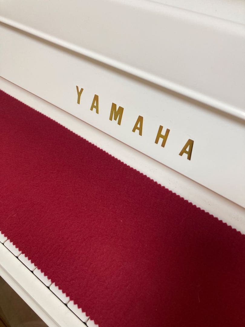 ホワイト アップライトピアノ