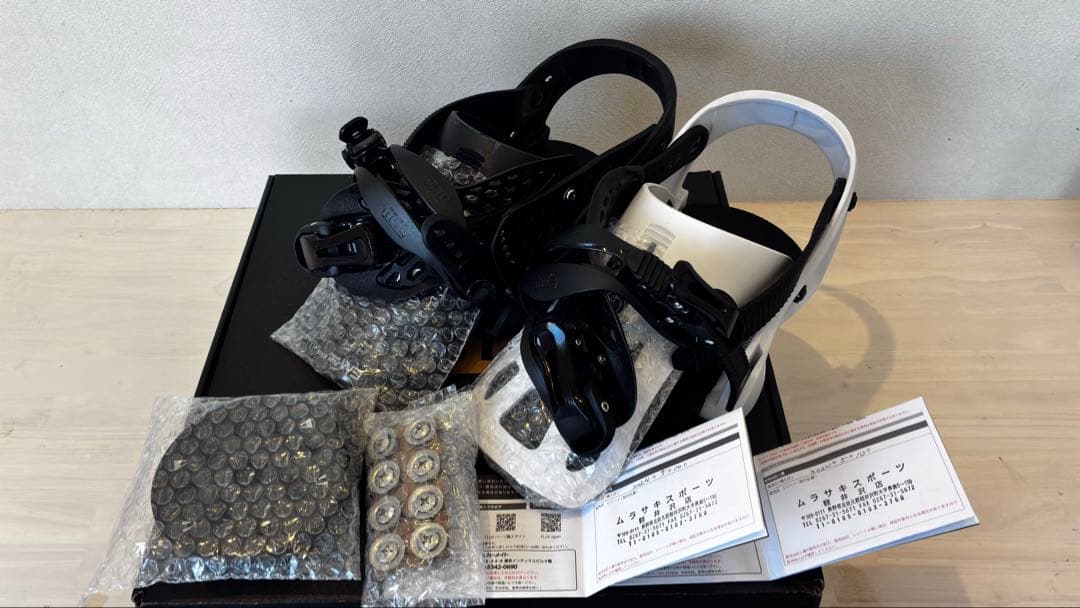 【希少品】FLUX EM Sサイズ　BLACK &WHITE