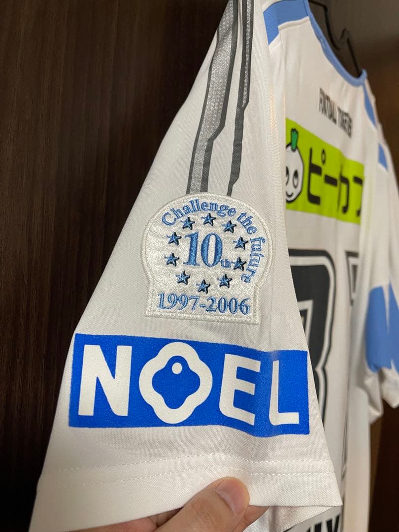 2006 川崎フロンターレ 実着用品 別注 ユニフォーム 西山貴永 + 直筆缶