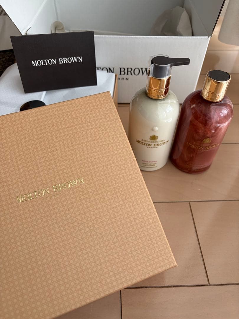 【新品未使用】モルトンブラウン♡ローズデューン シャワージェル＆ボディローション