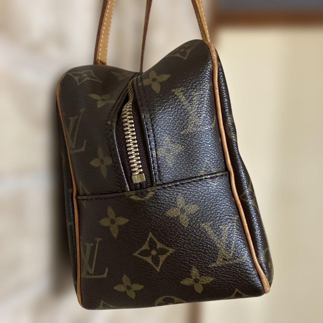 LOUIS VUITTON ルイヴィトン モノグラム シテ