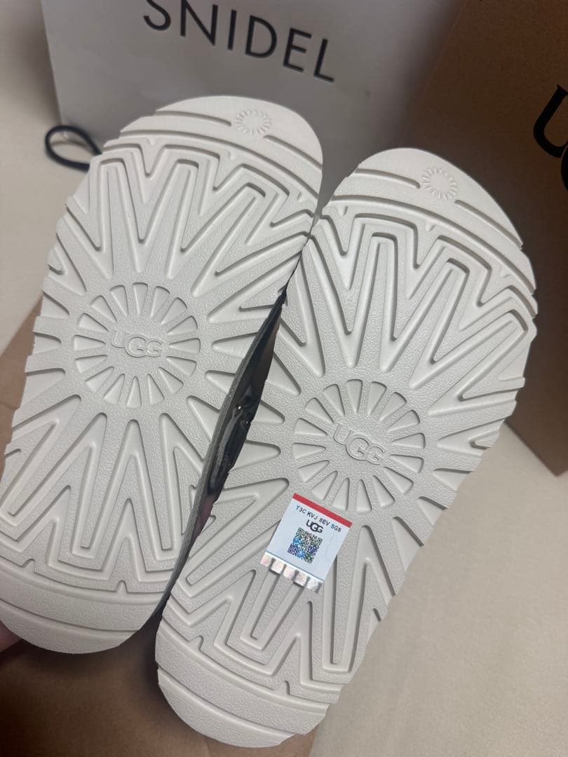 UGG×SNIDEL