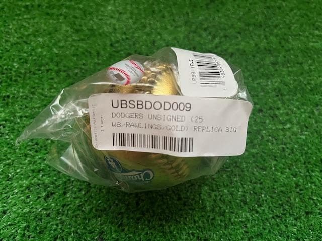 大谷翔平2025限定WSチャンピオン記念サイン入GOLDボールローリングス社製