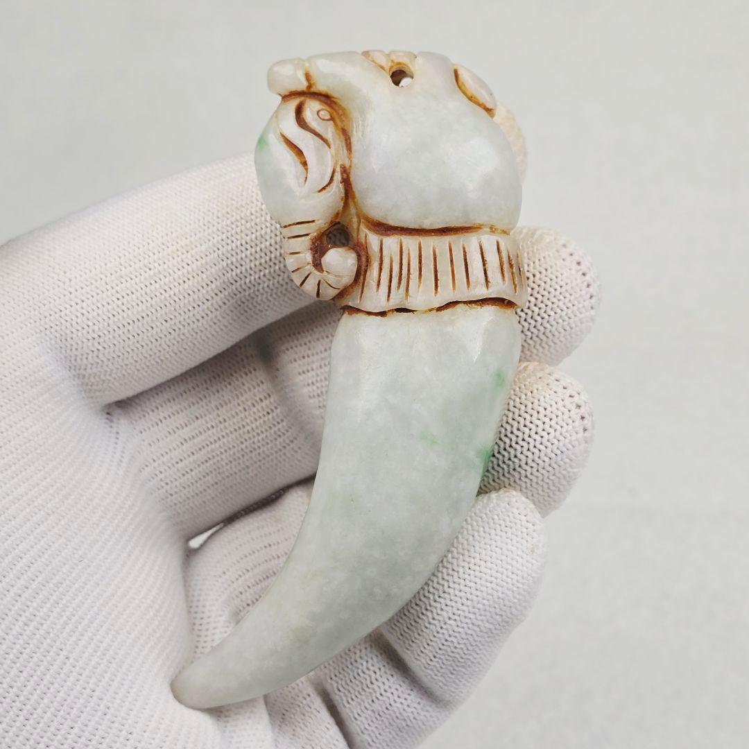 古美術 翡翠 氷糯 辣緑 手彫 龍頭紋 獣牙形 根付 玉佩 玉衝牙 お守り 美品