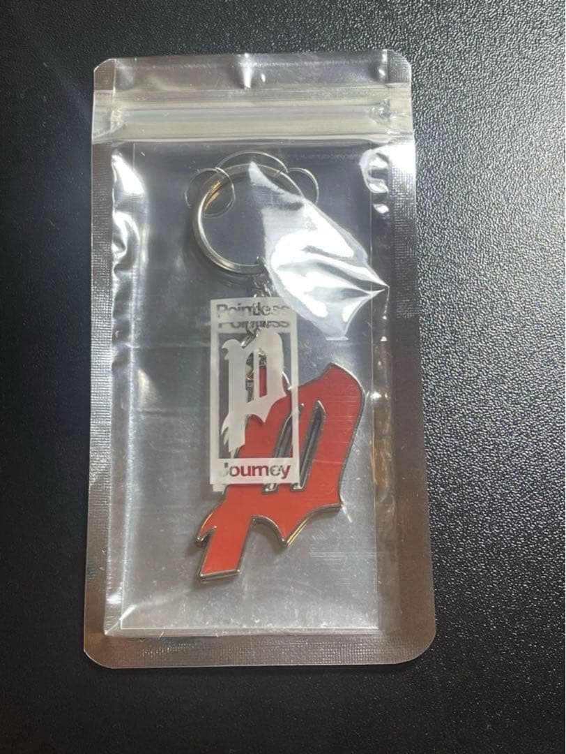 ミュージシャン POINTLESS JOURNEYLOGO KEY CHAIN RED