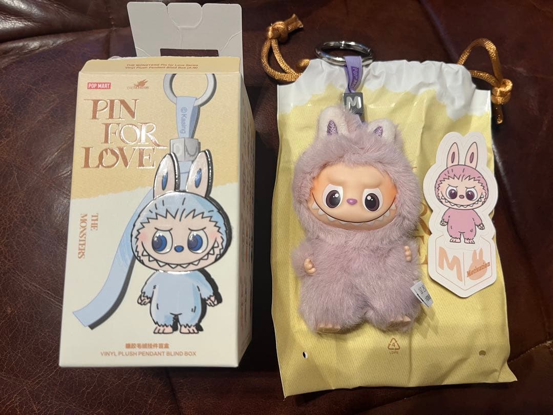 正規品　ラブブ PIN FOR LOVE【M】Labubuぬいぐるみ ペンダント