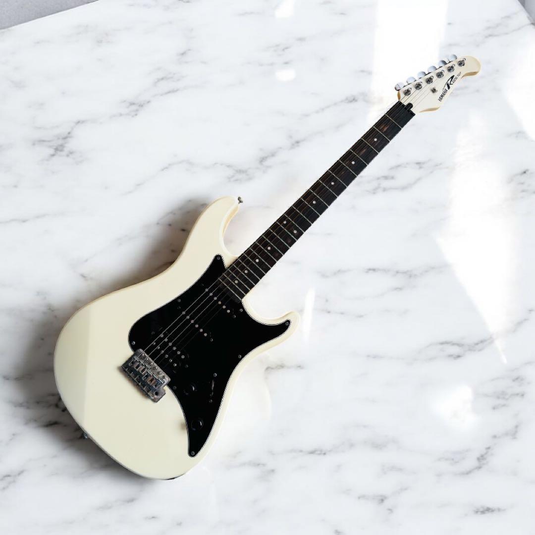 YAMAHA ヤマハ　RGS 112P エレキギター