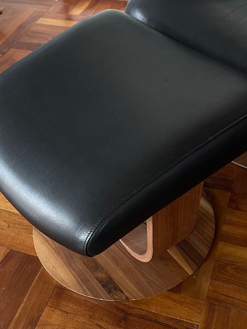 カリモク THE FIRST ザファースト リクライニング チェア ブラック