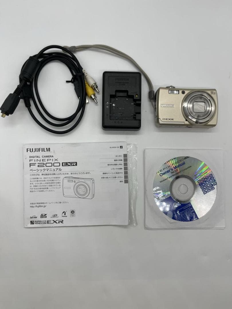FUJIFILM FinePix F200EXR デジタルカメラ ゴールド