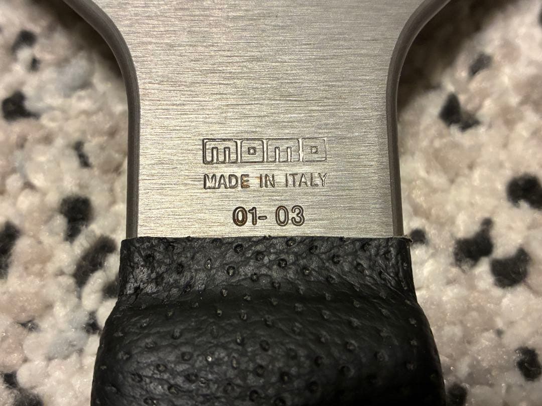 MOMO ステアリング　ファイター　350mm F-31 新品未使用　廃盤　キズ