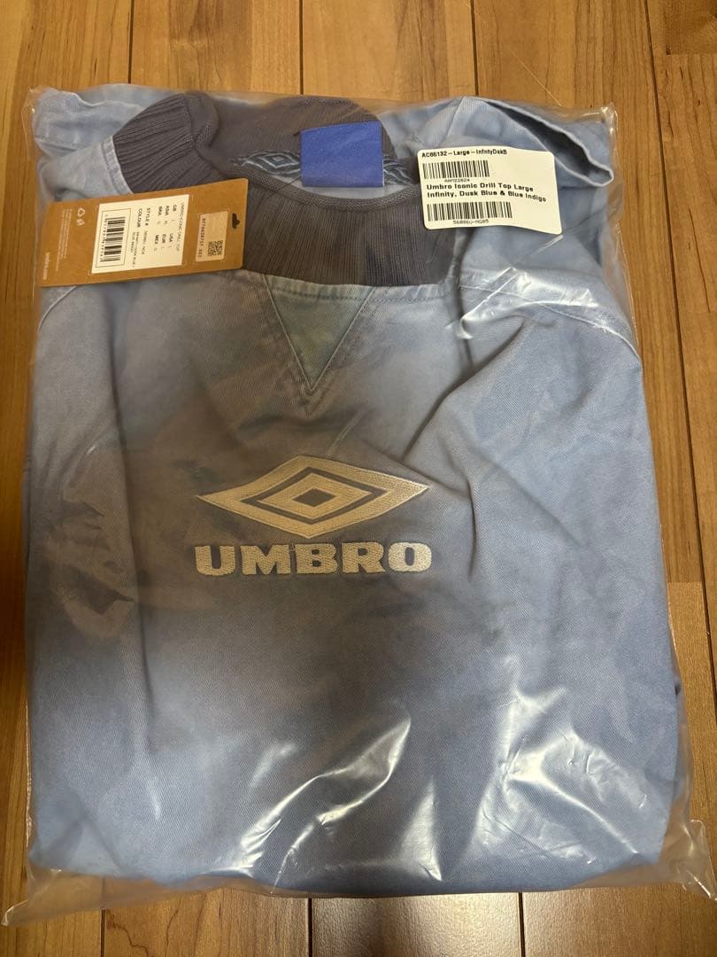 【新品未使用】UMBRO ICONIC DRILL TOPリアム　oasis