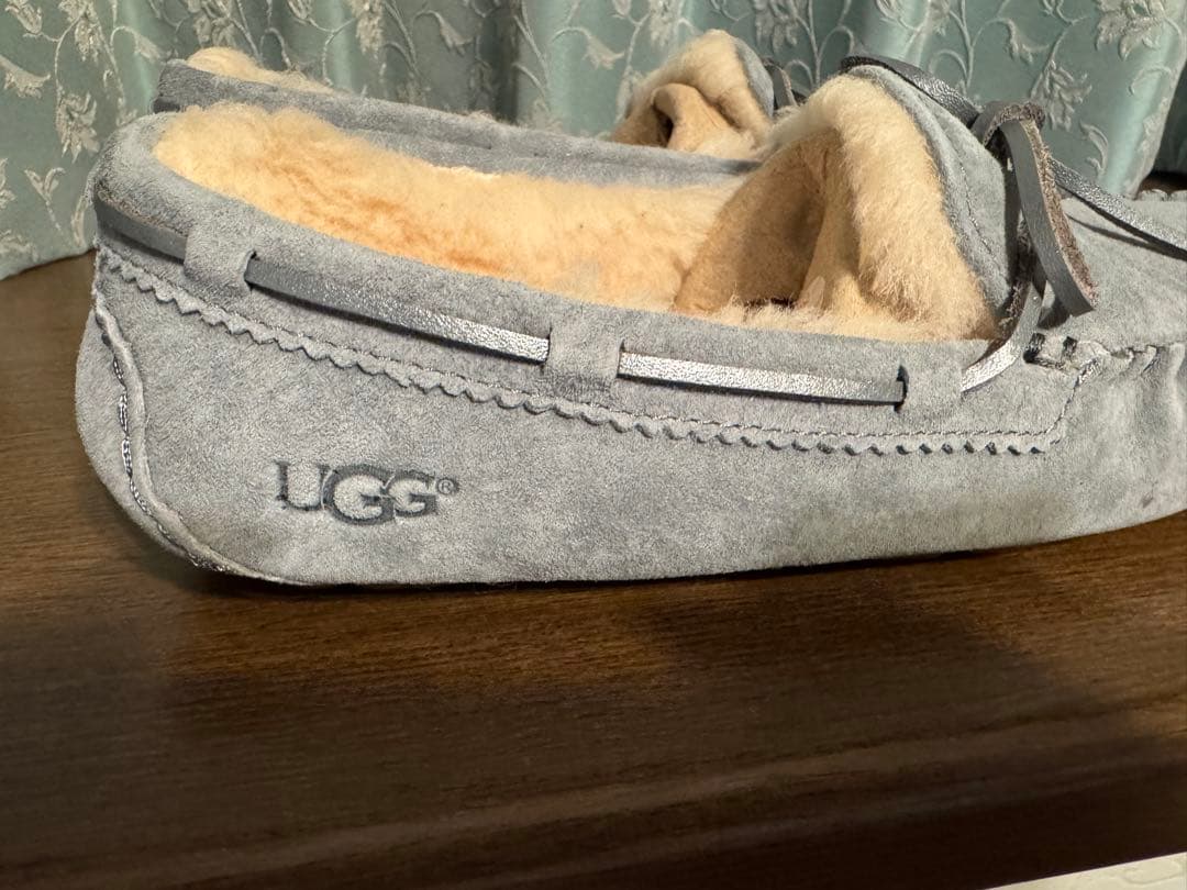 UGG グレー モカシン DAKOTA ダコタ JPN25