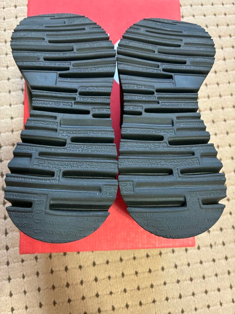 美品　スペイン製wondersウィングチップローファー