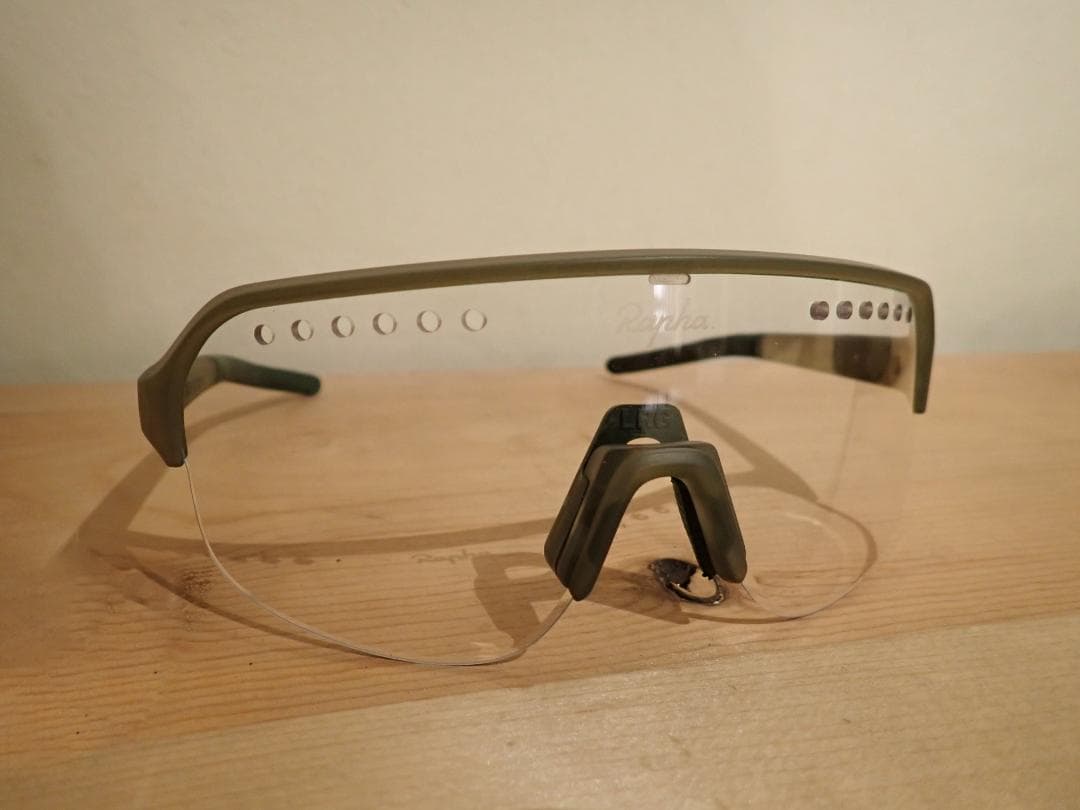 Rapha エクスプロアサングラス　Olive Green/Deep Olive