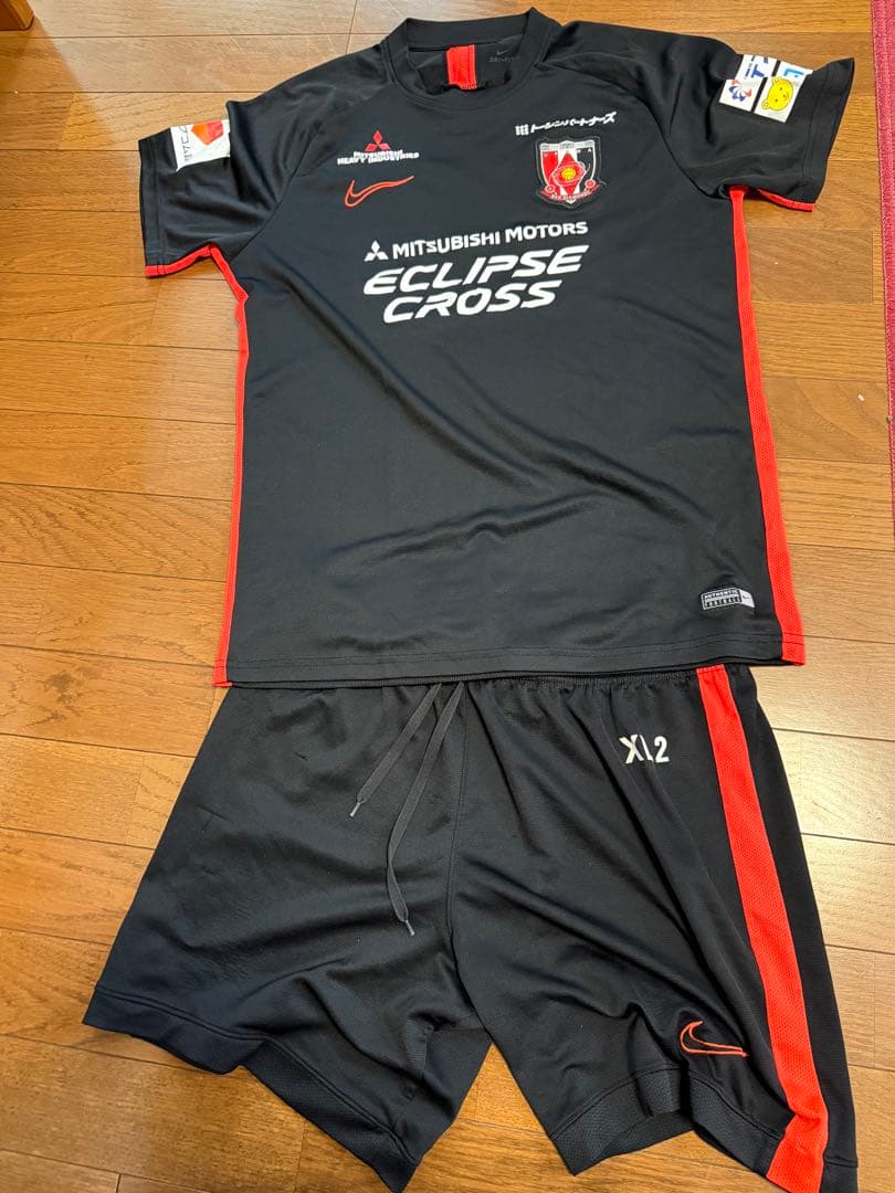 浦和レッズ　練習着上下