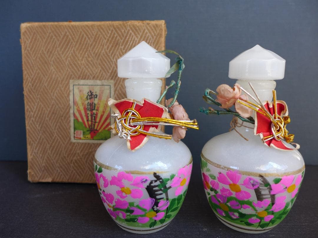 レア　時代物　戦前　御雛様道具　白酒入れ徳利　乳白ガラス　2点一対　箱付　レトロ