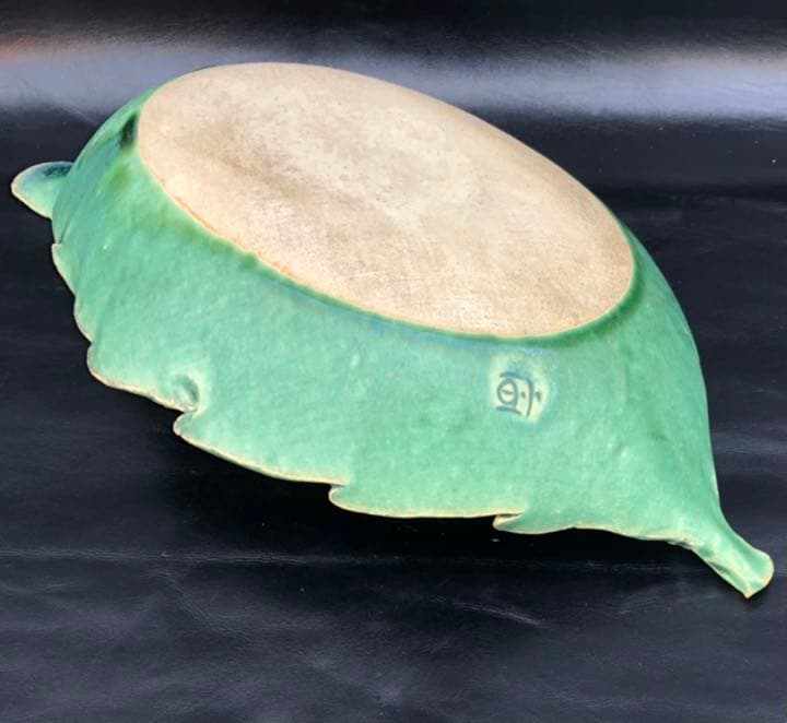 古美術品◼️蔵から大きな美しい葉っぱのお皿が出てきました、茶道具？