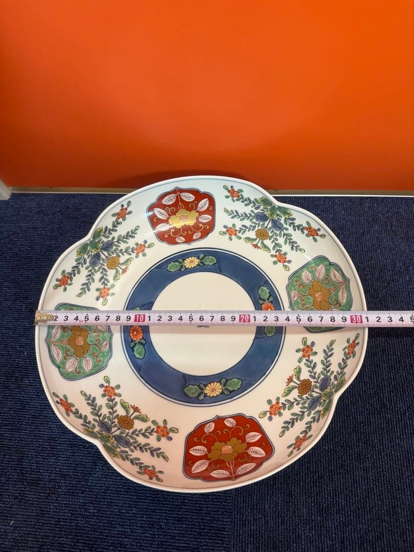 1594 有田焼　其泉窯　染錦四方木甲章花文　大皿　31cm