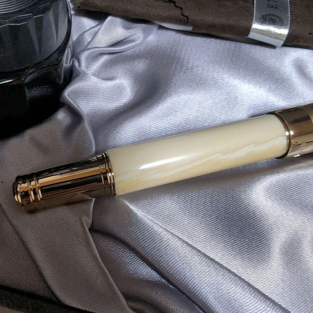 【未使用♪】 ぺんてる エクスキャリバー 万年筆 コルベニックシリーズ 一角獣