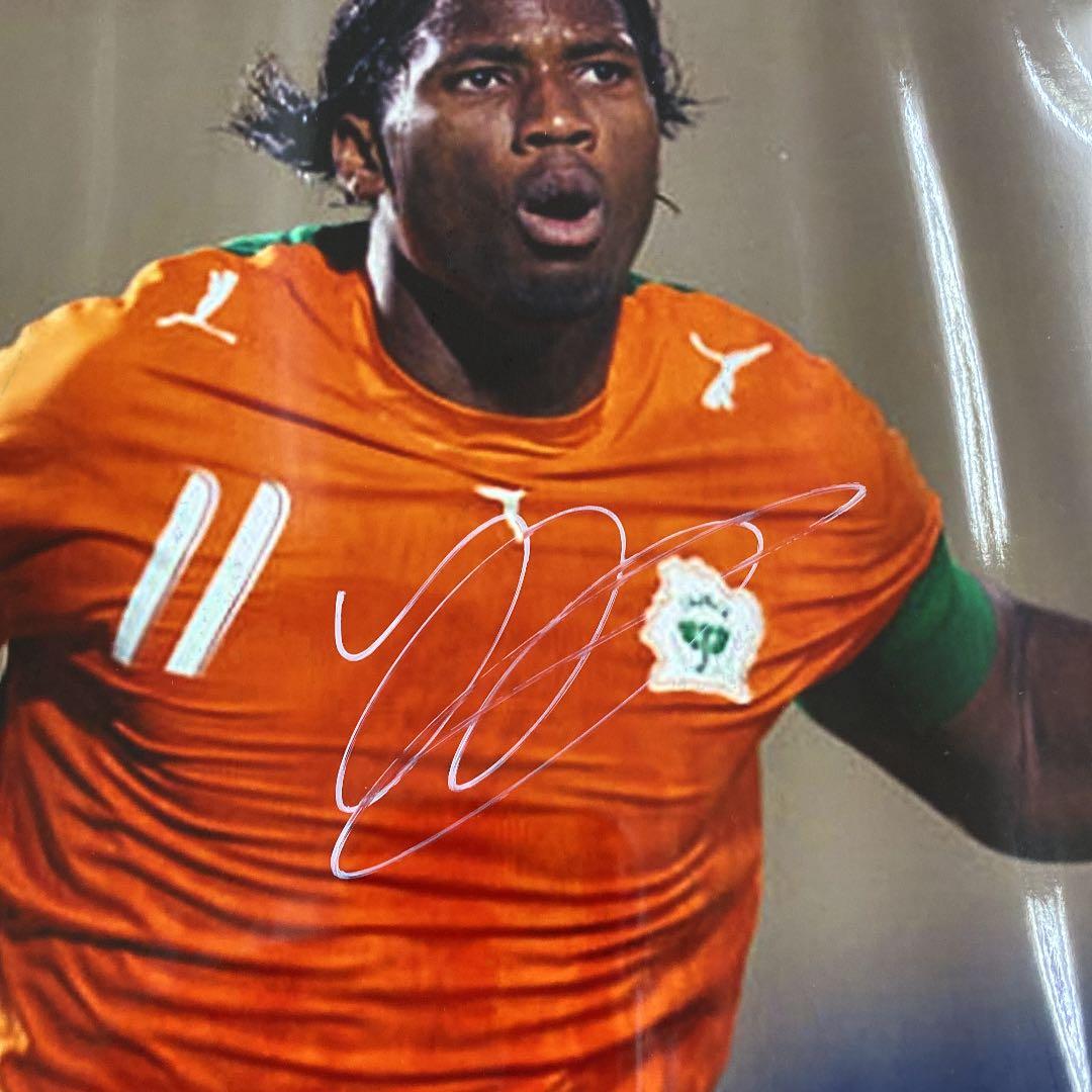 デイデイエ・ドログバ　コートジボワール代表　直筆サイン入り８X10フォト