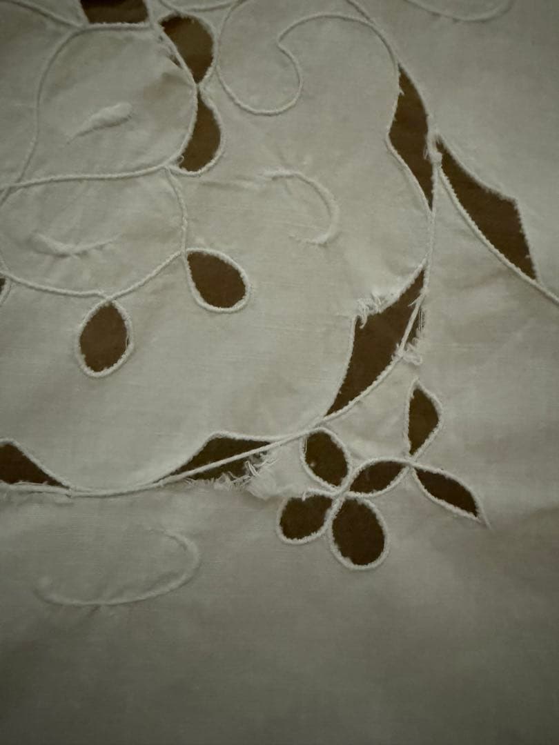 SALE❣️フランスアンティークஐ⋆*花柄刺繍の大判ベッドカバー⋆