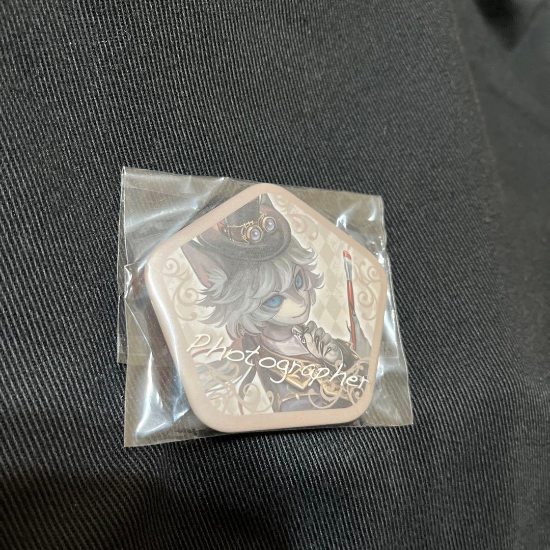 第五人格　缶バッジ　五角形　写真家　ジョゼフ　アニメイト