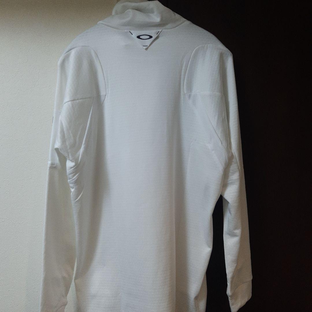 新品　オークリーゴルフ　メンズウエア　スカルタートルネックミドル　長袖シャツ
