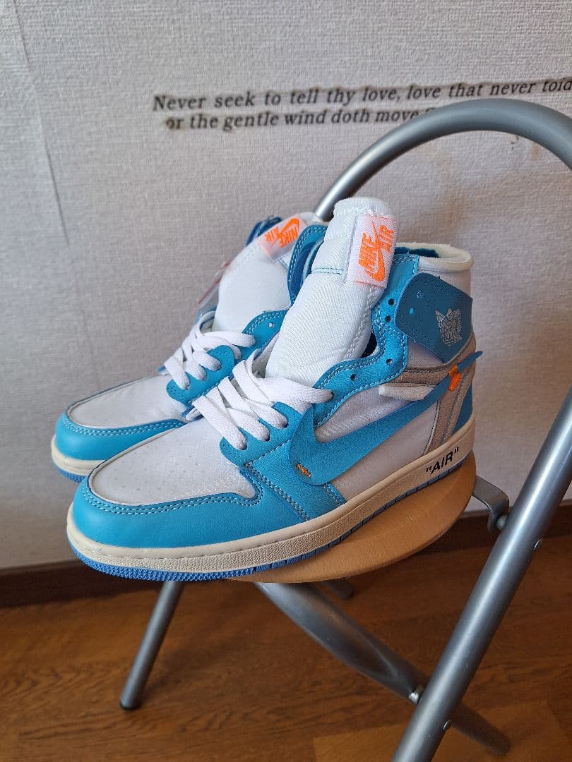 Off-White × Nike Air Jordan 1 UNC