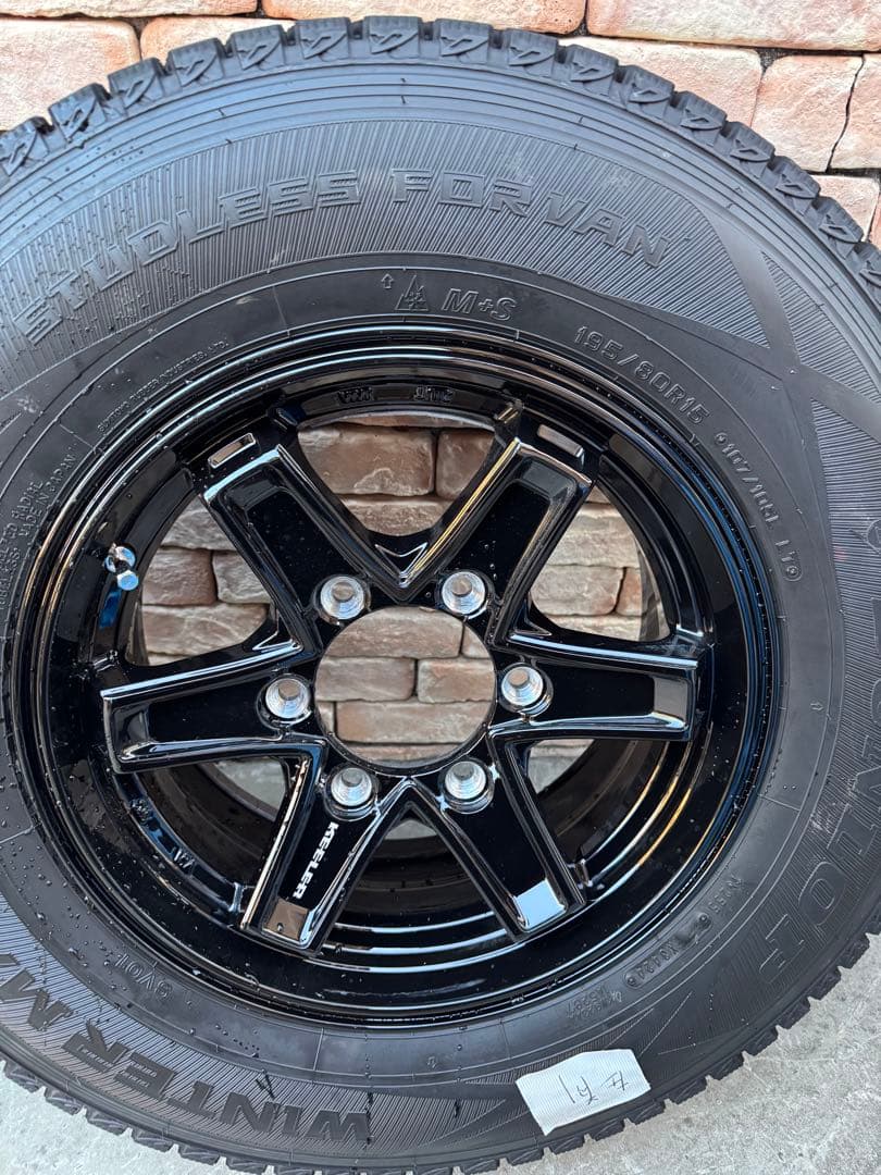 ハイエース195/80R15スタッドレス15インチ6穴139.7キラーホイール