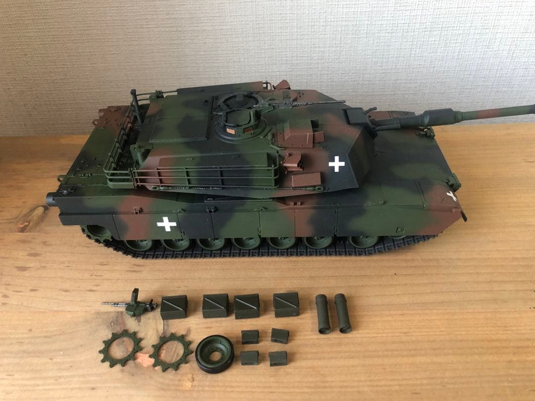 軍　M1A1 戦車　プラモデル