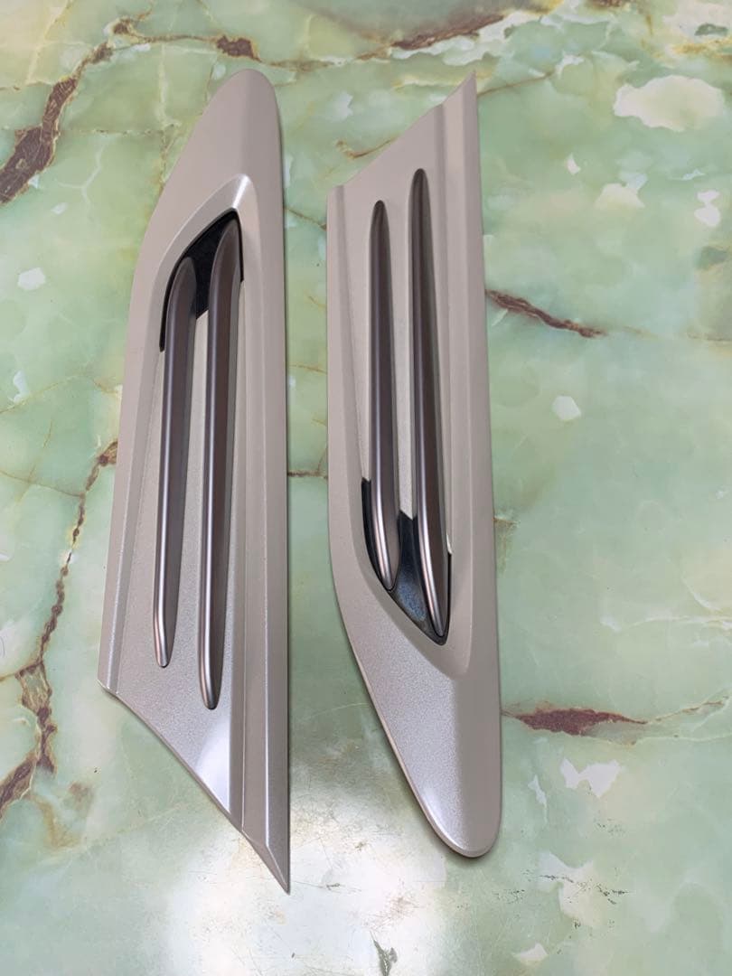 こ*た様 BRZフェンダーガーニッシュ パールホワイト　左右セット