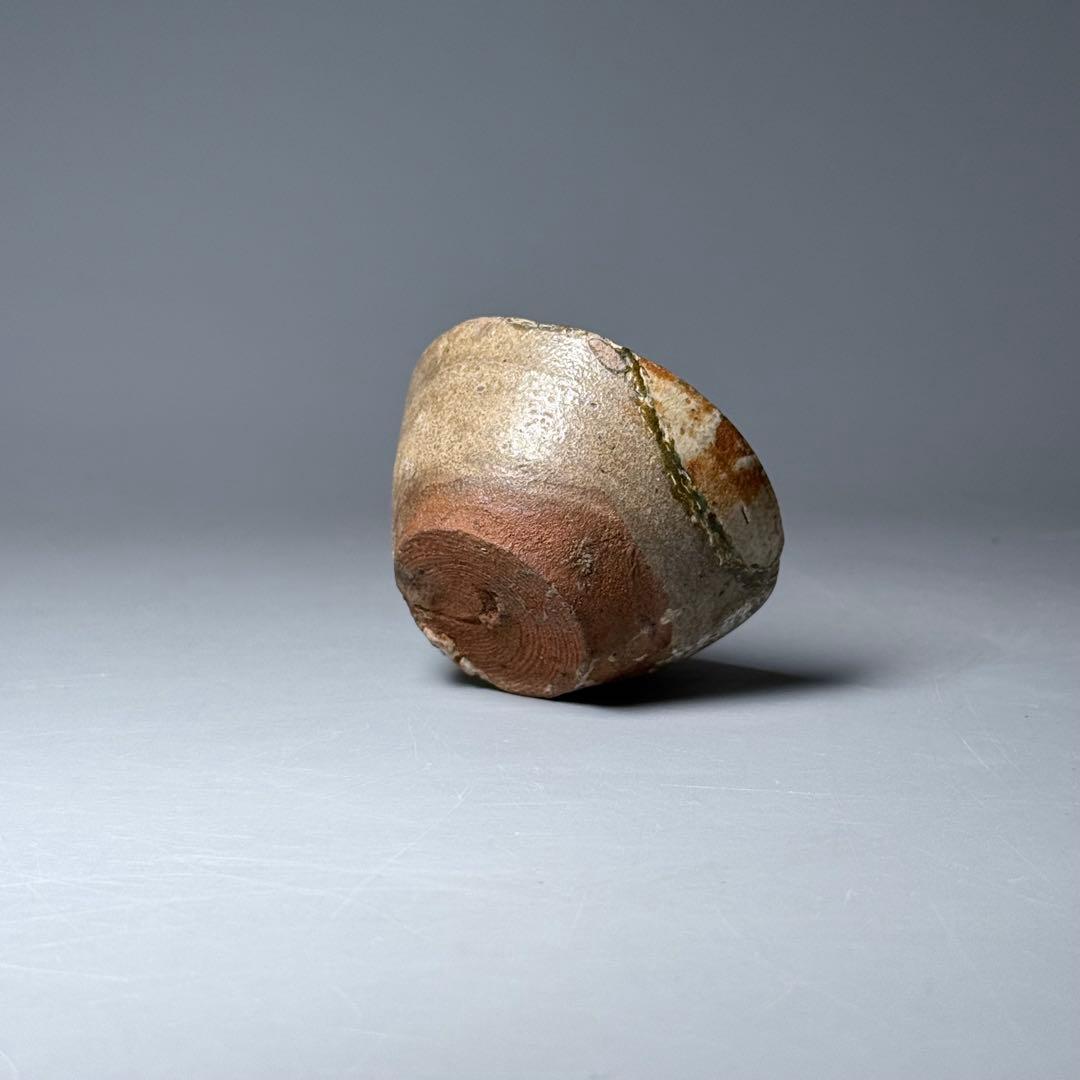 桃山〜江戸前期　古唐津　ぐい呑み　枇杷色釉　梅花皮　古美術　蒐集家　枯れの美