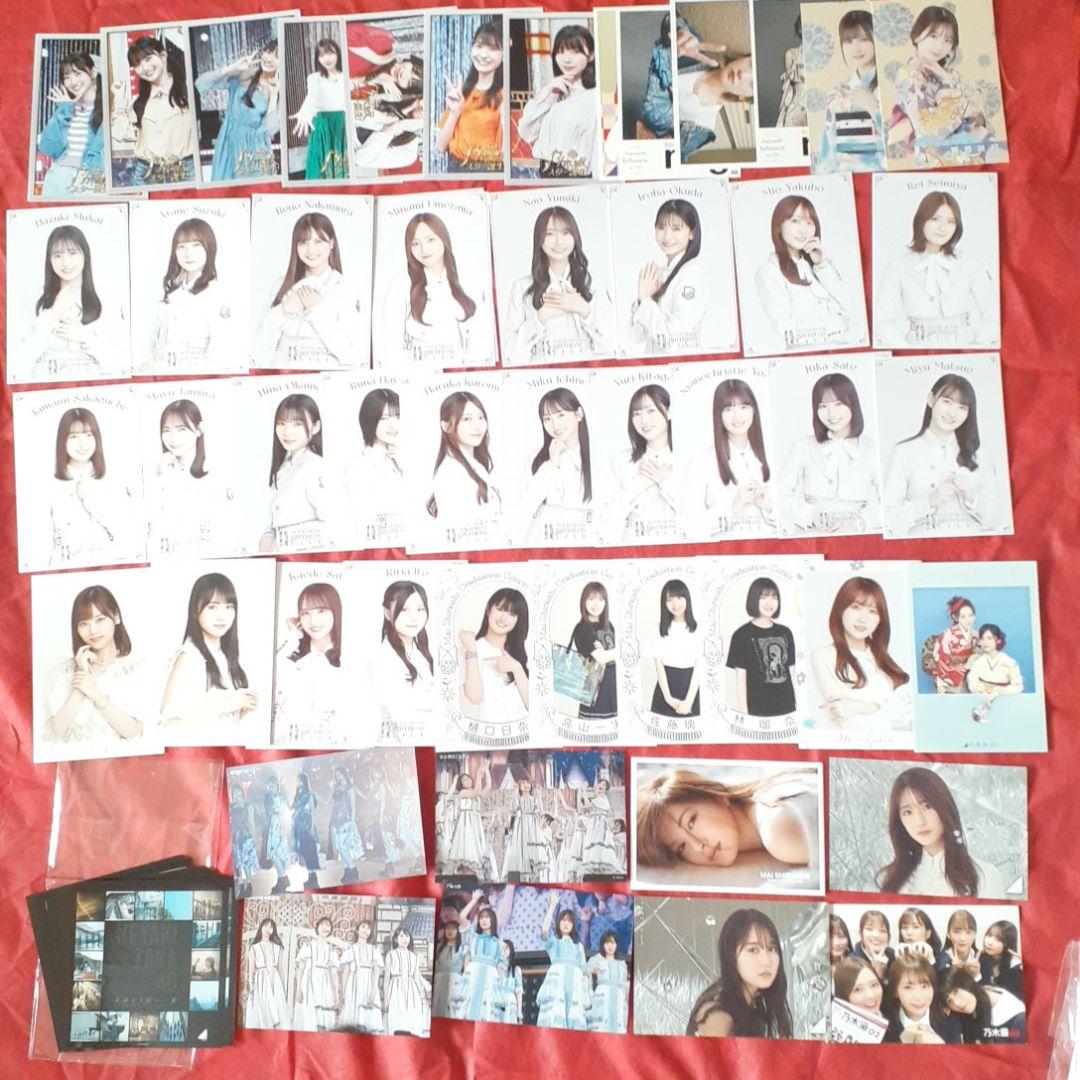 タレントグッズ400点以上のセットポストカード、ステッカー、コースター、色紙等