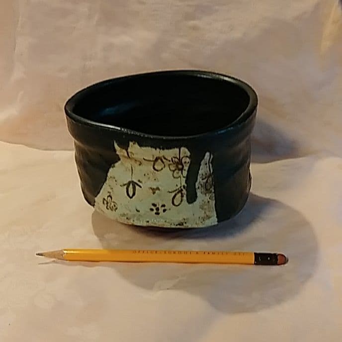 豪快 圧巻の黒織部 沓(くつ)茶碗！ 時代 江戸後期 骨董アンティーク