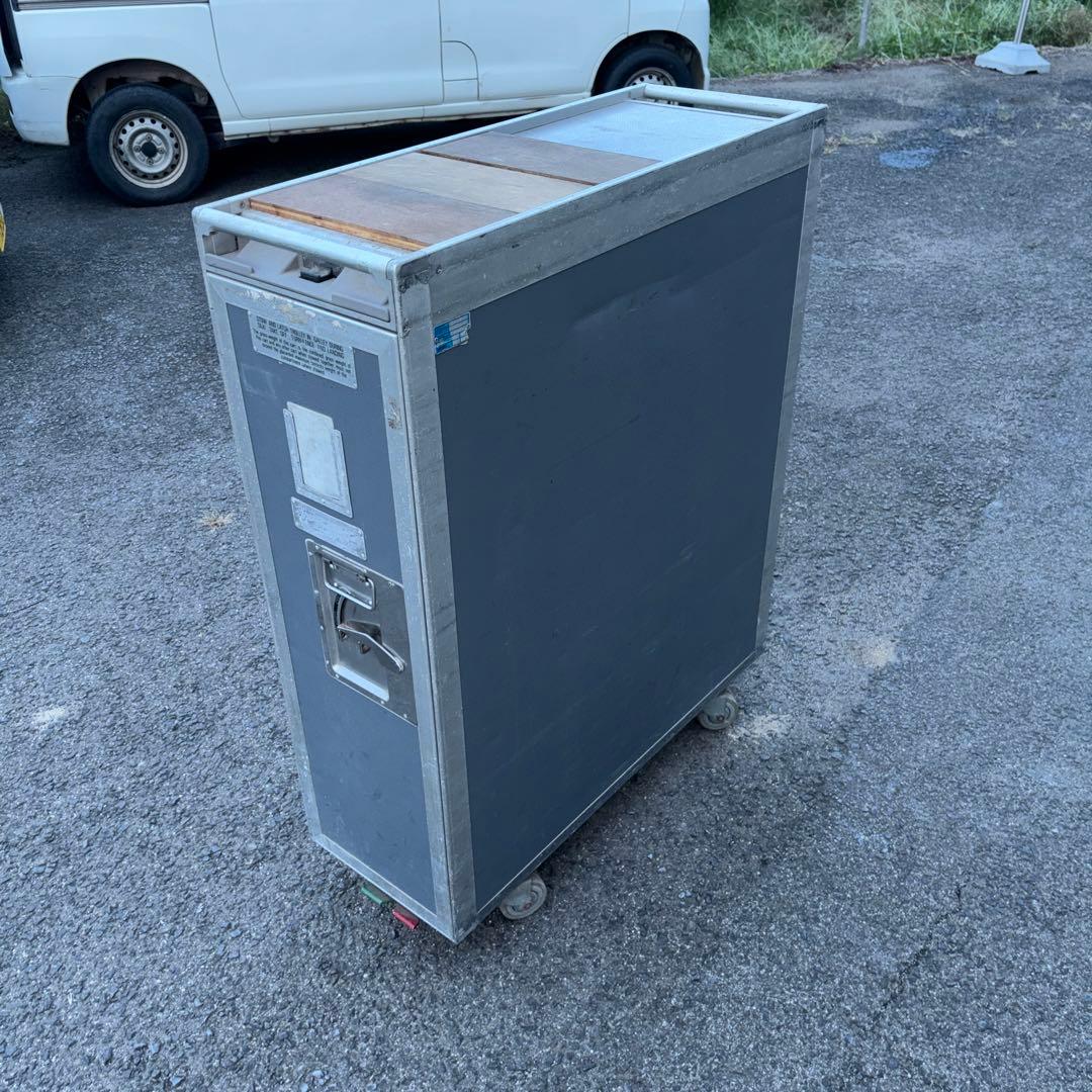 機内ミールカート