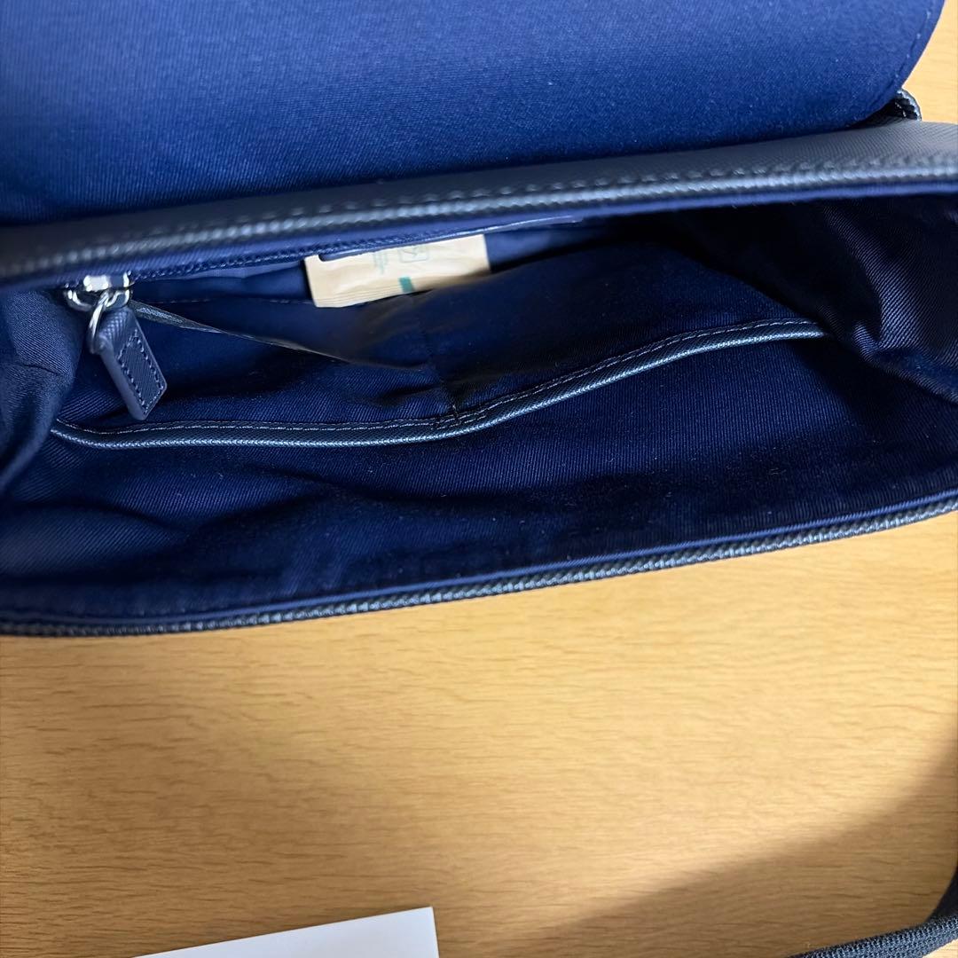 【美品】ラコステ　ショルダーバッグ　ブラック