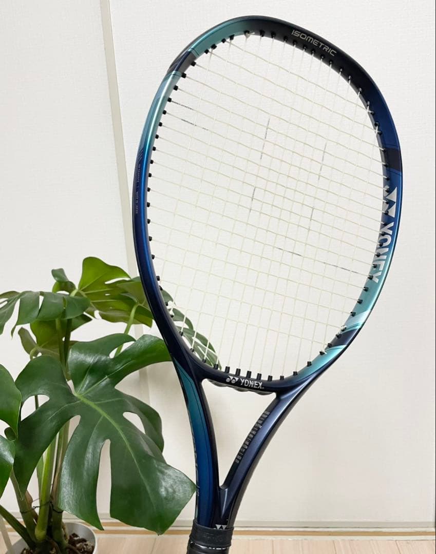 【used】美品YONEX EZONE105 グリップ2 新品ストリング付