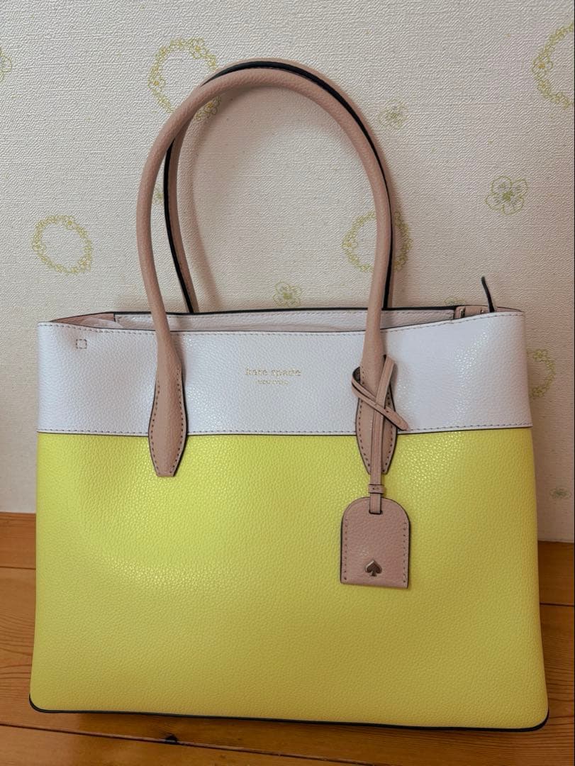 新品　タグ付き　ケイトスペード　A4 バッグ　レザー