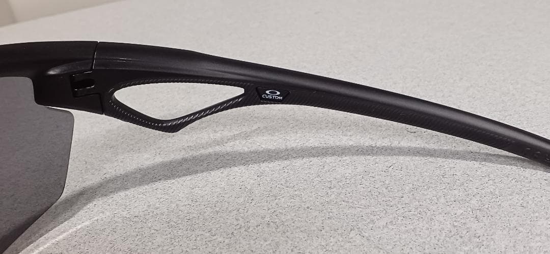 OAKLEY Sphaera（スフィエラ） 高校野球対応モデル