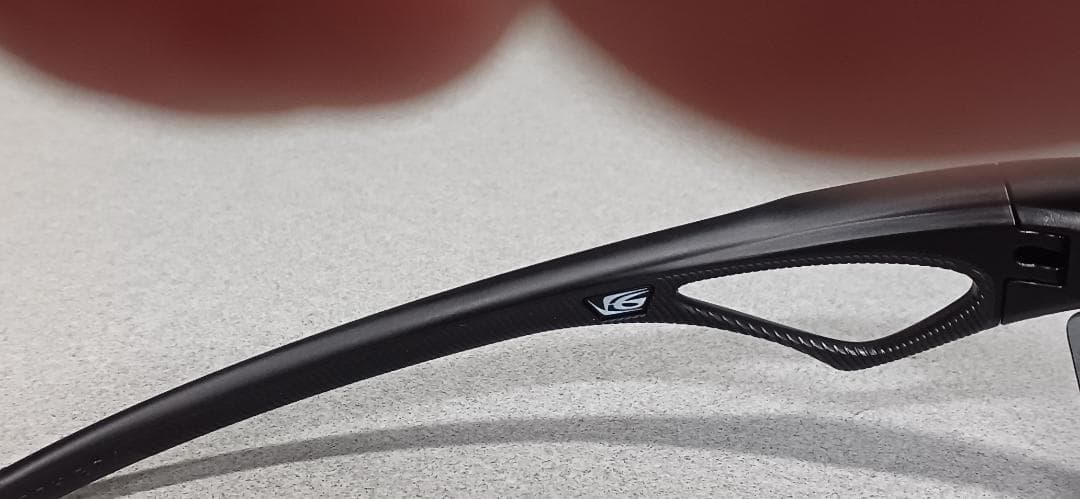 OAKLEY Sphaera（スフィエラ） 高校野球対応モデル