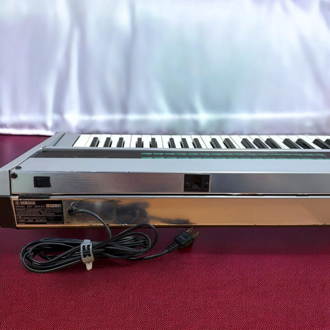 ☆良品 ヤマハ DX7 シンセサイザー VRC-107 カートリッジ付 シルバー